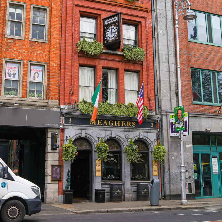 Traditional Dublin pub with a modern twist. - Meaghers O’Connell Bridge County Dublin Dublin