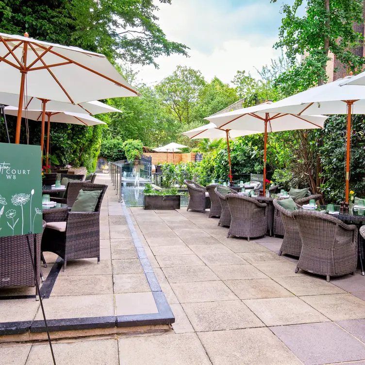 Front of Garden  - The Garden @ Holiday Inn London – Kensington High Street, London, Greater London