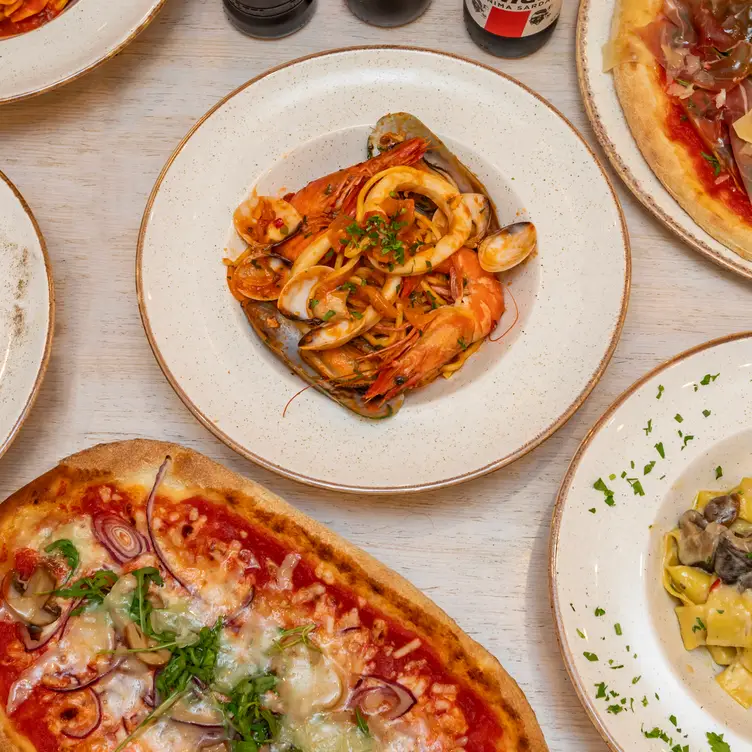 Pizza, pasta, seafood, deserts, wine - Cavallino, London, Greater London