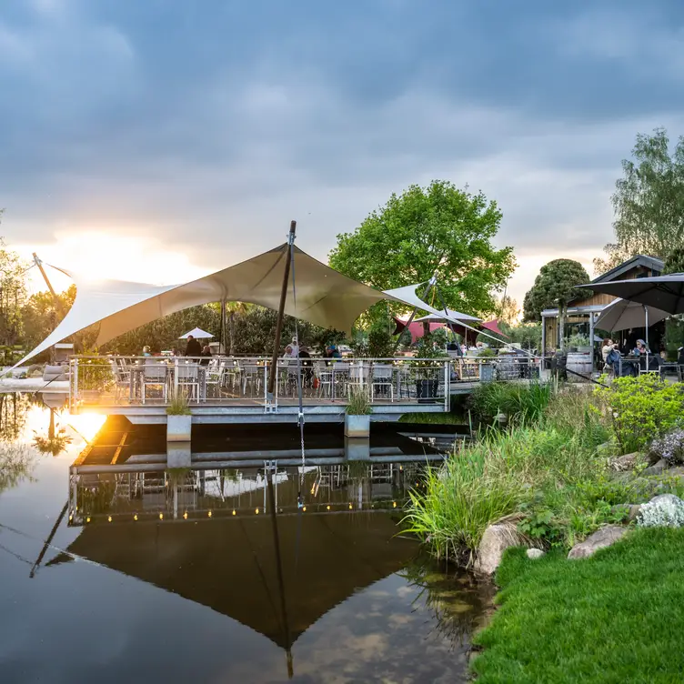 Unsere Seeterrasse - einfach zu schön! - Beavers Restaurant，NIWinsen (Luhe)