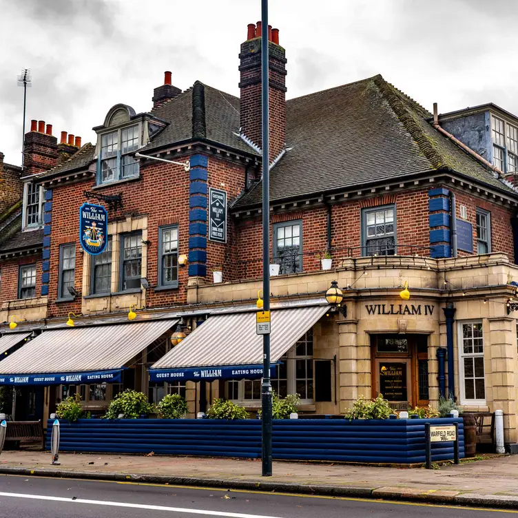 Vibrant pub in Kensal Green with eclectic menu. - The William，Greater LondonLondon