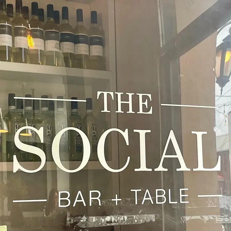 THE SOCIAL BAR AND TABLE ON Port Hope