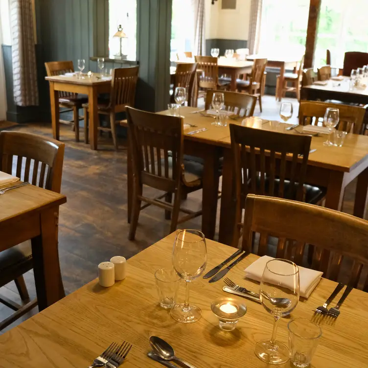 Rustic country pub with warm fires and hearty food - The Bull Inn, Ashford, Kent