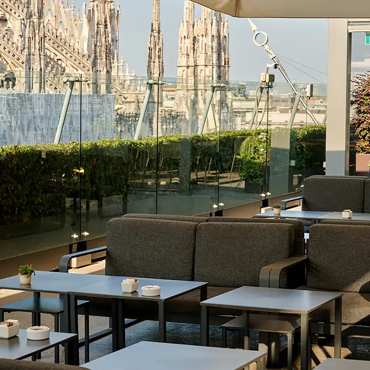 Il Bar in Piazza Duomo, Milan, Milan