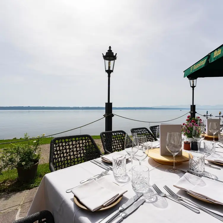 Restaurant mit Panoramablick - Midgardhaus - Augustiner am See BY Tutzing