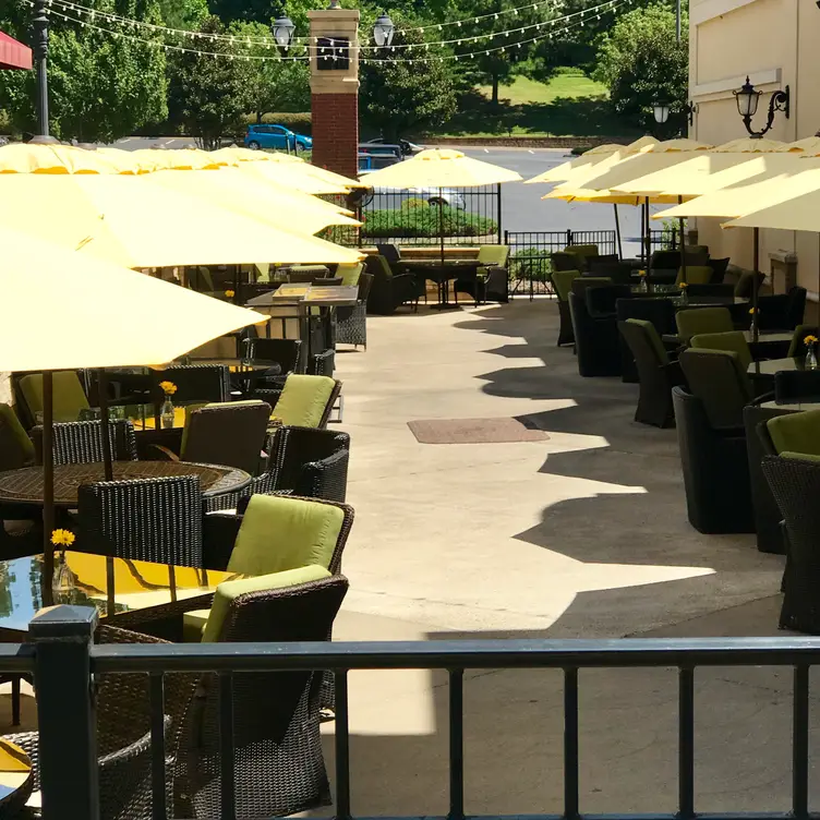 Lovely outdoor dining featuring live music - YaYas Euro Bistro in Little Rock，ARLittle Rock