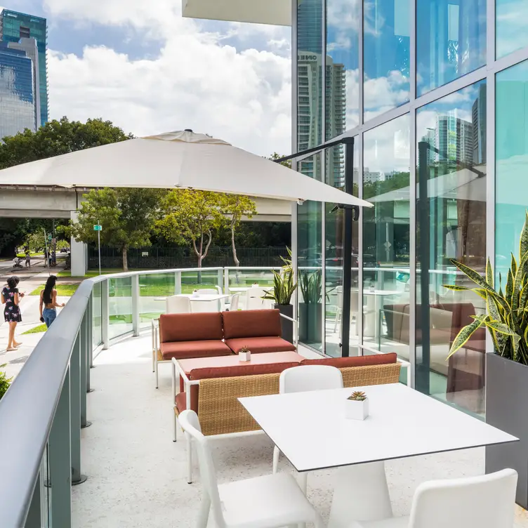 A tropical retreat in the heart of Miami - UVA Restaurant & Lounge Bar，FLMiami