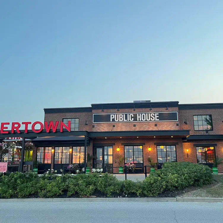 Beertown Public House - Whitby, Whitby, ON