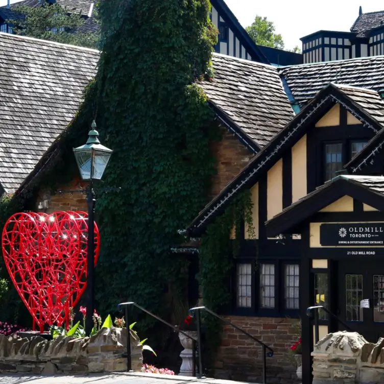 The Wedding Party at The Old Mill, Toronto, ON