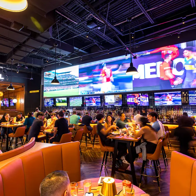 Sports &amp; Social is your game watch destination - Sports & Social Orlando，FLOrlando