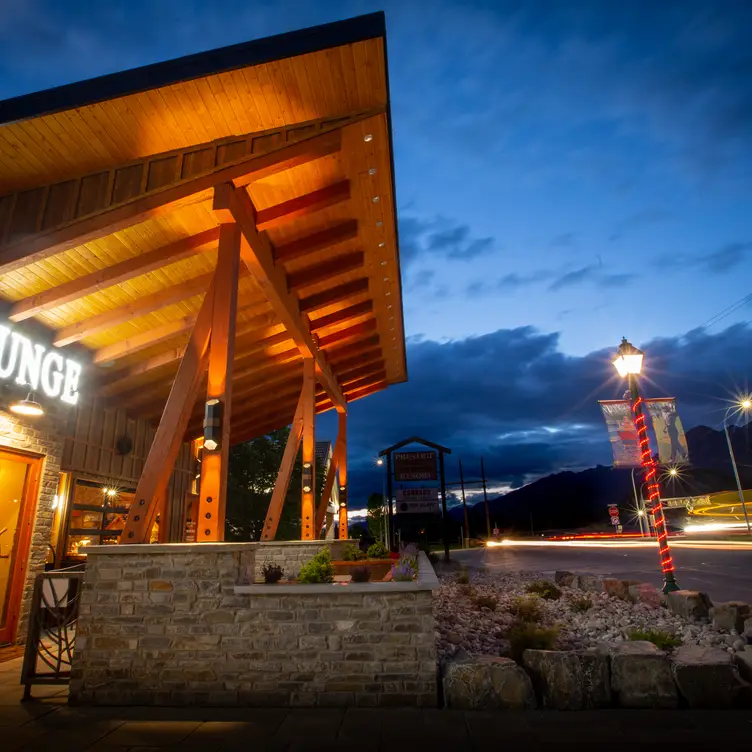 Steamboat Lounge & Forage, Radium Hot Springs, BC