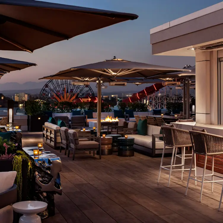 Rise Rooftop Lounge，CAAnaheim