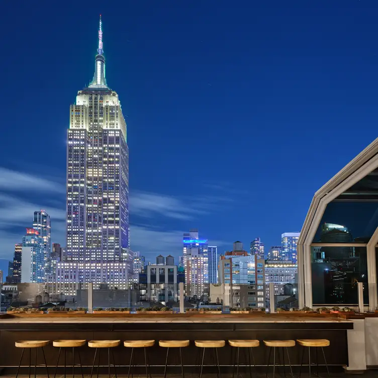 Twilight at Top of the Strand Rooftop Bar - Top of the Strand Rooftop Bar NY New York