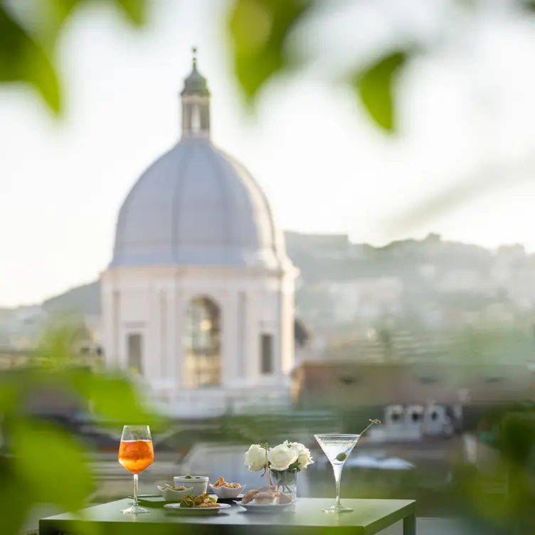 Uh-napoli-napoli-terrace - Vesuvio Roof Bar & Restaurant by Una Cucina Citta Metropolitana di Napoli Napoli