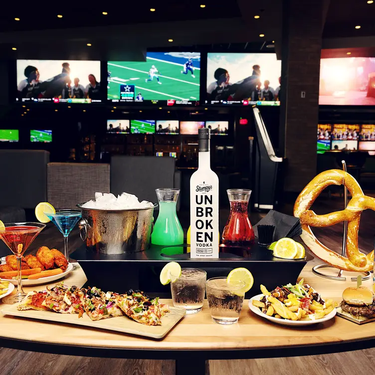 Bottle service &amp; Party Packages - DraftKings Sportsbook IL East St. Louis