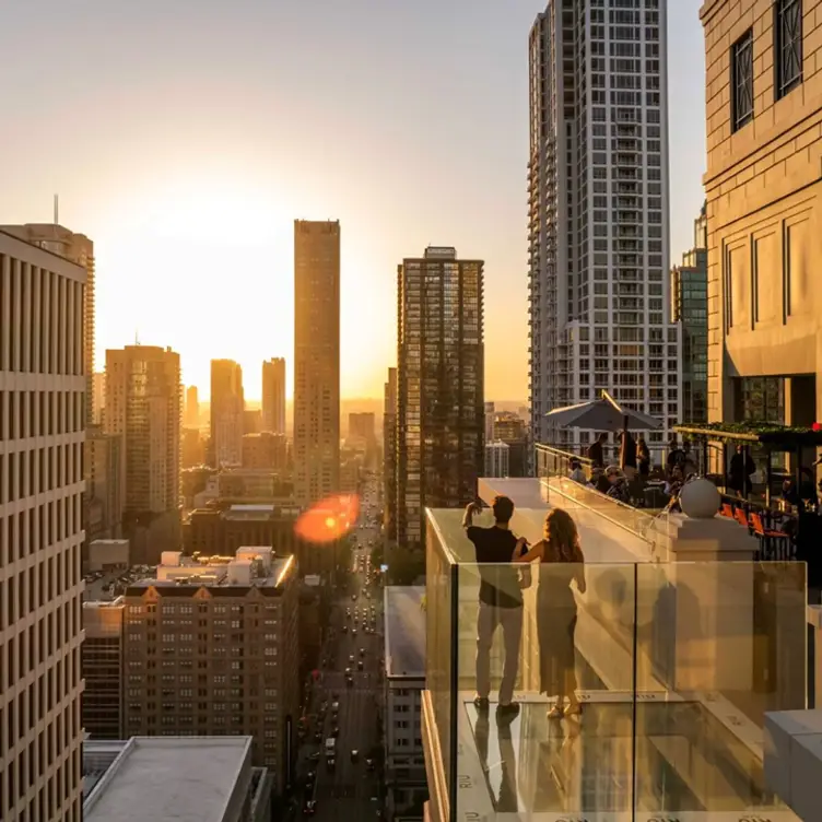 Rooftop bar located on the 27th floor - Rooftop at Riu Plaza Chicago IL Chicago