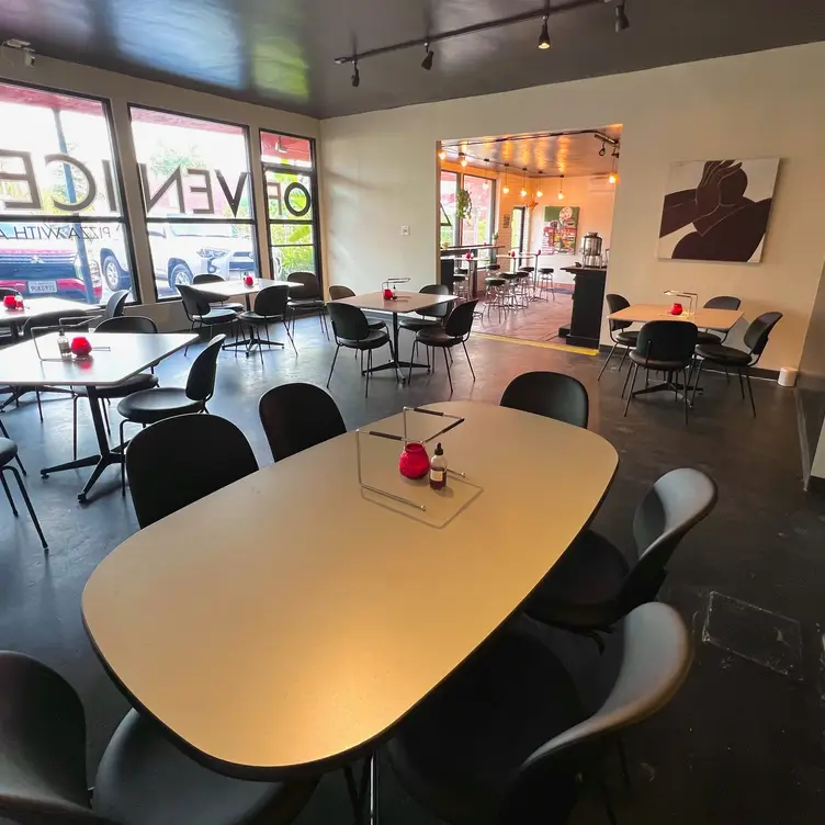 Dining Room - Pizza Of Venice, Altadena, CA