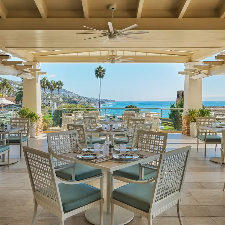 Mosaic Bar and Grille with direct ocean views - Mosaic Bar & Grille，CALaguna Beach