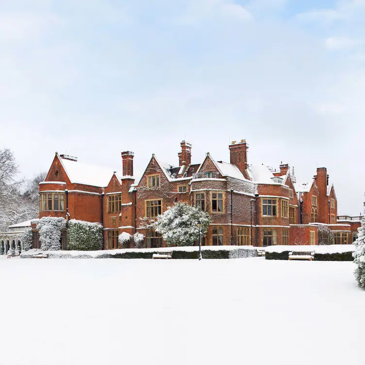 A Victorian Hotel Built in 1865 - Warren House Hotel United Kingdom Kingston-upon-Thames