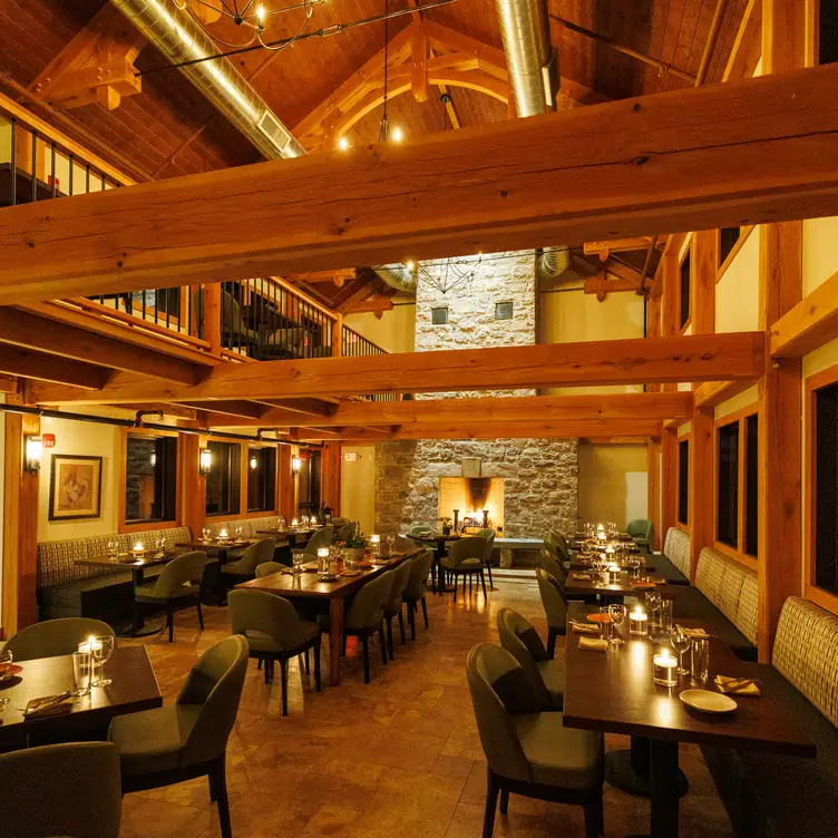 Fine Dining at Northridge - Main Level - Northridge at Woolverton Inn，NJStockton