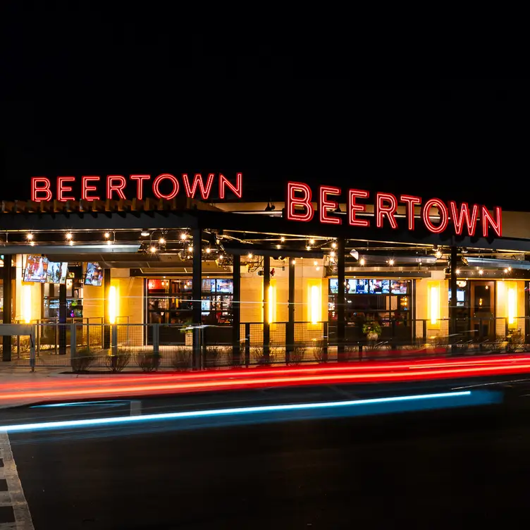 Beertown Public House - London White Oaks, London, ON