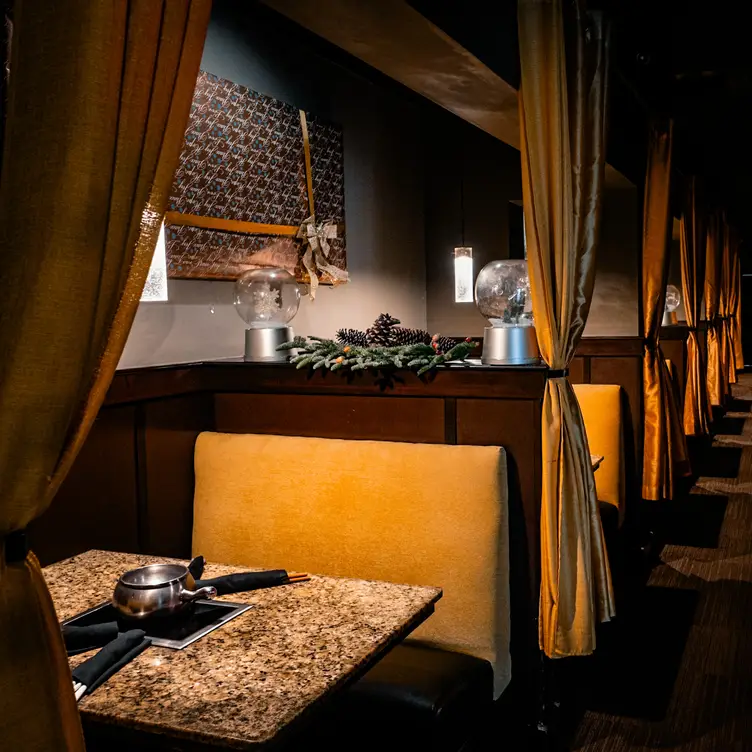 Rekindle the magic of dining with family &amp; friends - The Melting Pot - Palm Beach Gardens, Palm Beach Gardens, FL