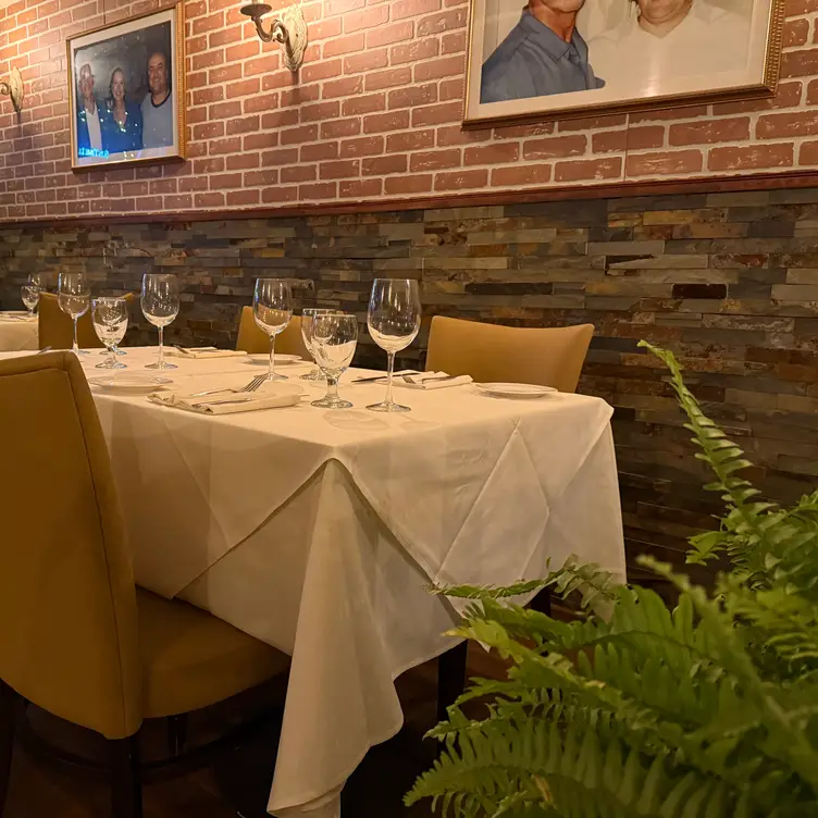 Vaticano restaurant, Toronto, ON