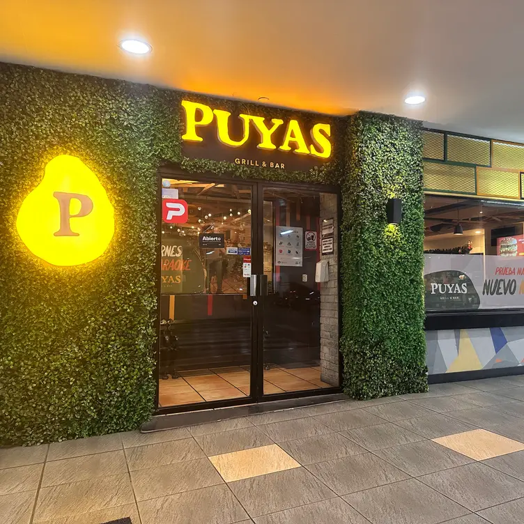 Puyas Grill Y Bar, Soyapango, San Salvador