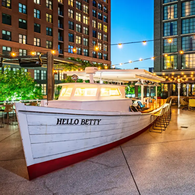 Hello Betty Boat Bar - Hello Betty - Bethesda，MDNorth Bethesda