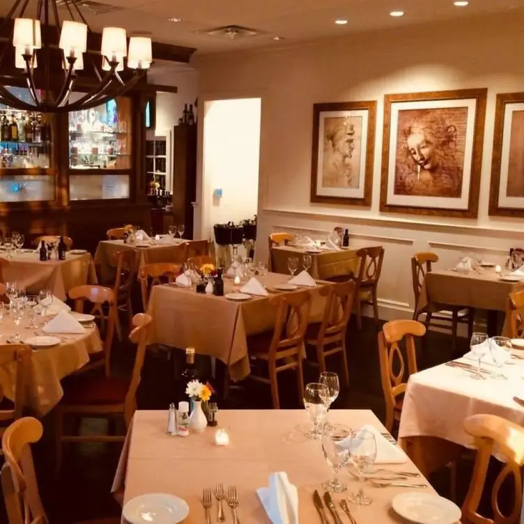 Adelmo's Romantic Main Dining Room with Full Bar - Adelmo's Ristorante, Dallas, TX