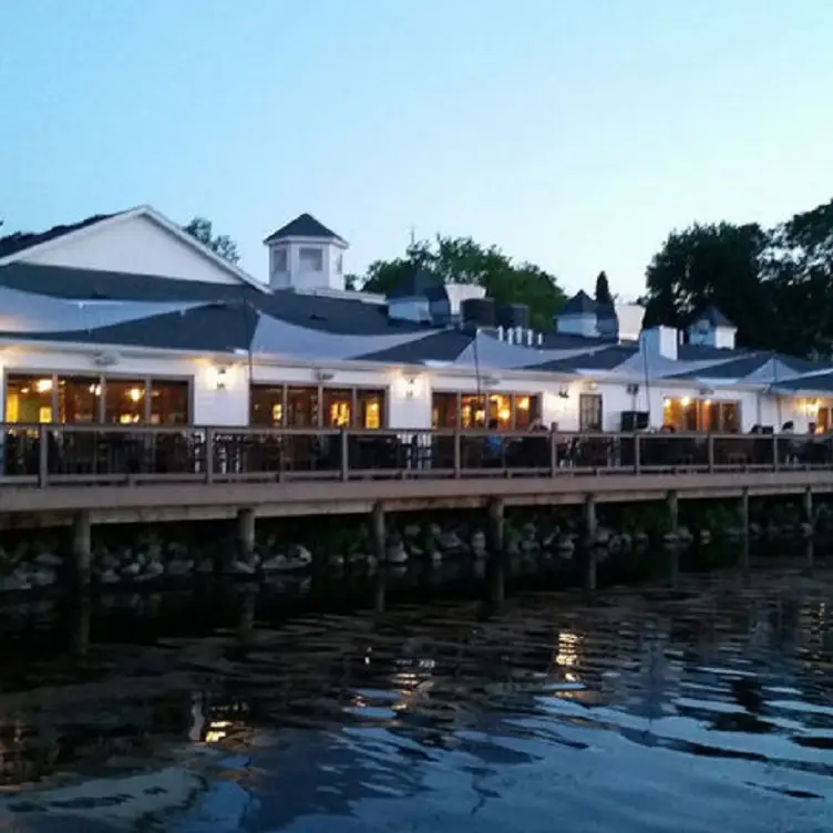 Lola's Lakehouse, Waconia, MN