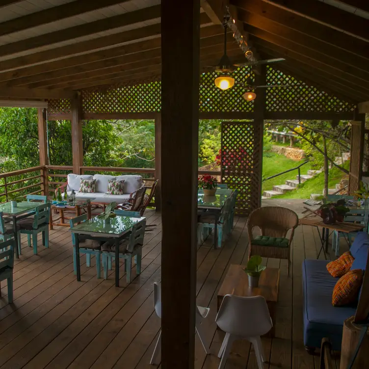 Clave Verde Restaurant, Samaná, Outside US