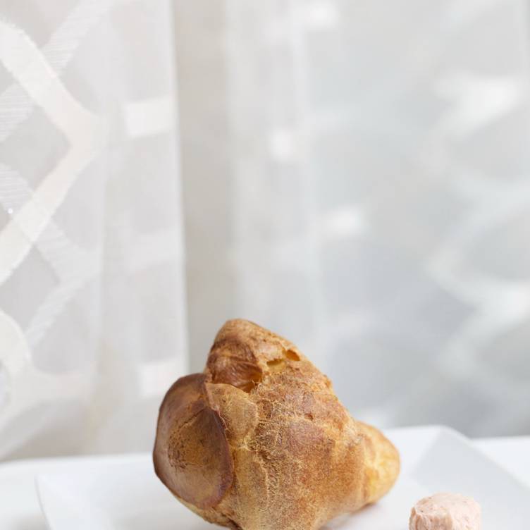 As Neiman Marcus shares its popovers with New Yorkers, the Zodiac