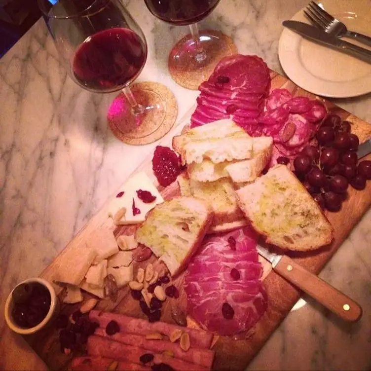 Michaelangelo's Wine Bar, Massapequa Park, NY