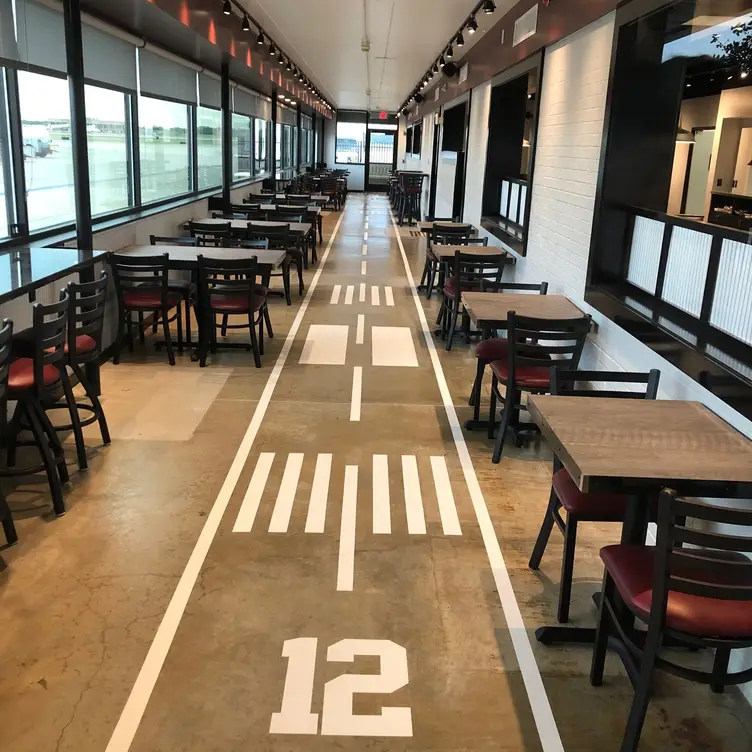 Gate 12 Bar & Grill，TXCollege Station