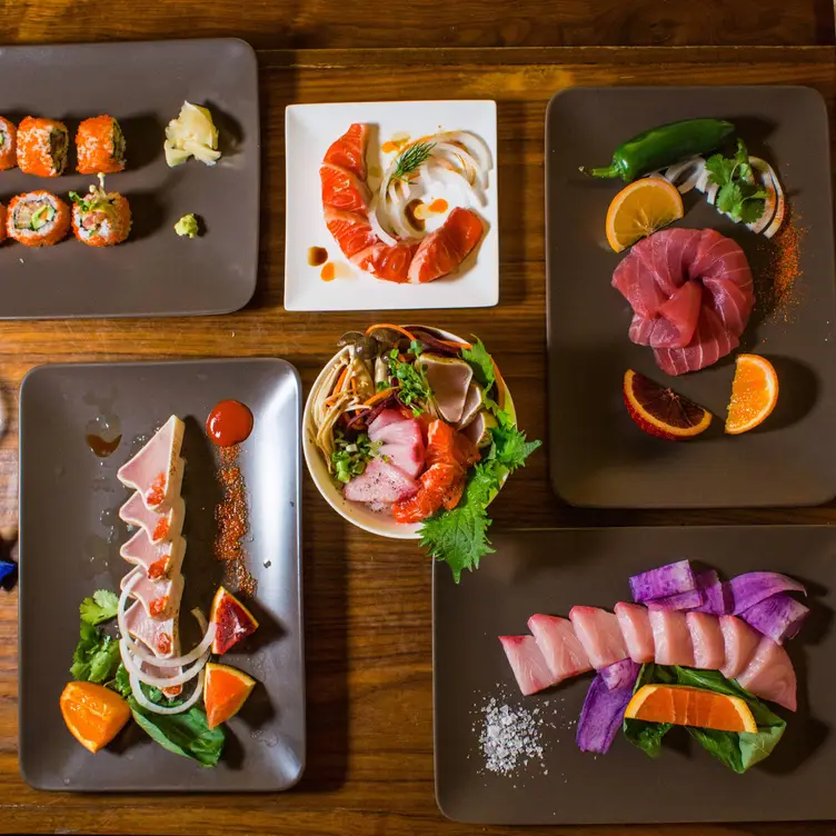 Koizi Endless Gourmet Grill & Sushi，FLRoyal Palm Beach