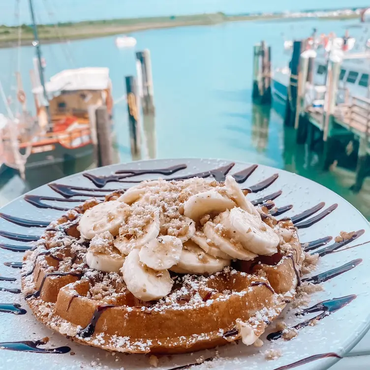 Waterfront dinning. Breakfast Lunch &amp; Dinner  - George's Place Wildwood Crest，NJWildwood Crest