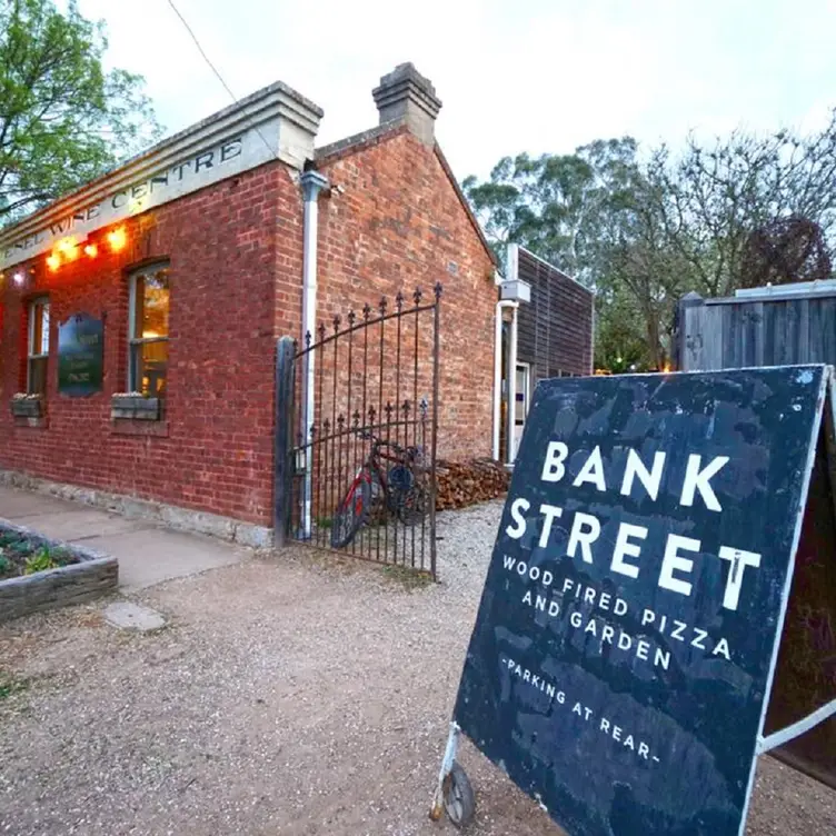 Bank Street Wood Fired Pizza & Garden, Avenel, AU-VIC