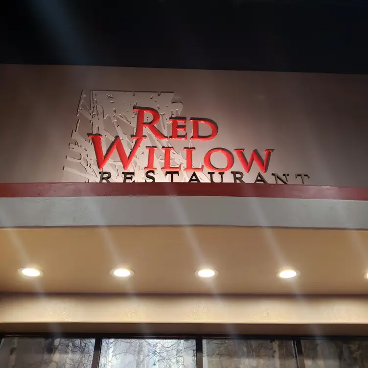 Front Entrance from Wind River Hotel and Casino - Red Willow Restaurant，WYRiverton