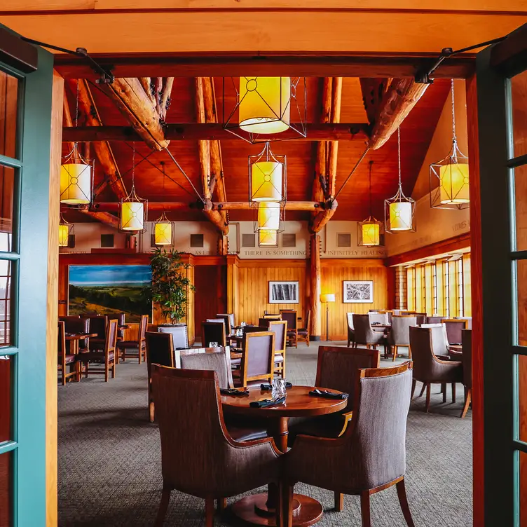 Timbers dining room: a romantic, relaxing space - Timbers at Lied Lodge, Nebraska City, NE