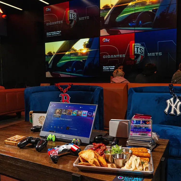 Our House tu casa de los deportes en PR - Our House Rest & Bar, Guaynabo, PR