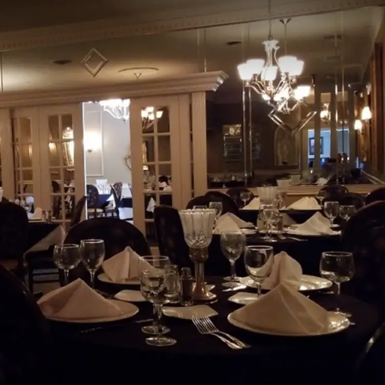 Elegant Gourmet Dining - John Mineo's Italian, St. Louis, MO