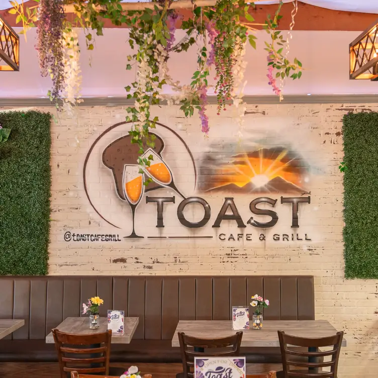 Toast Cafe & Grill, Pleasanton, CA