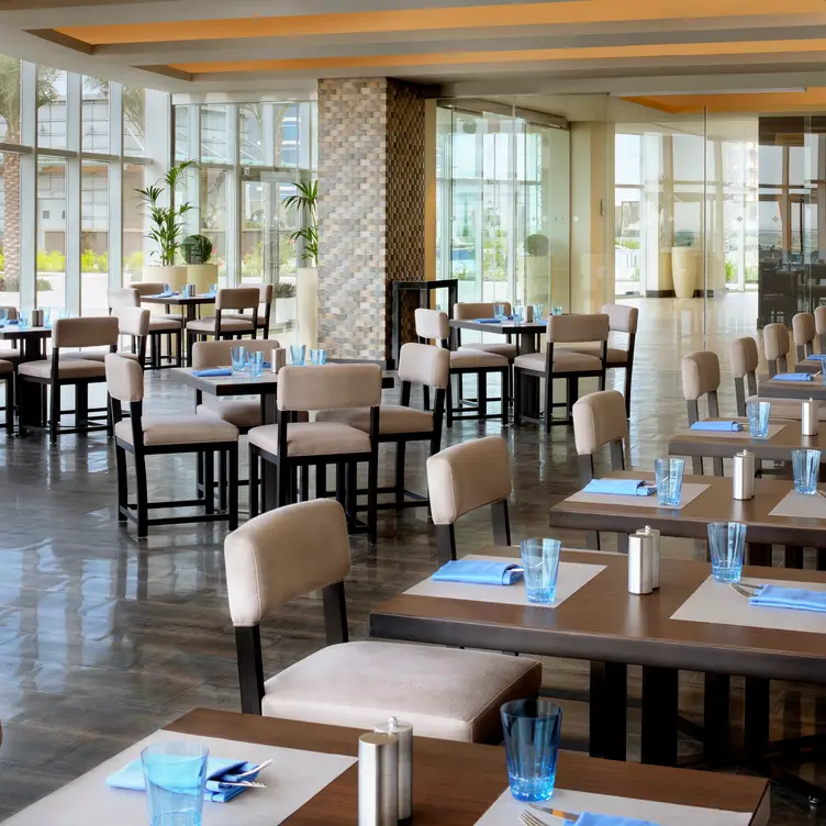 Aqua Poolside Bar & Grill，DubaiBusiness Bay