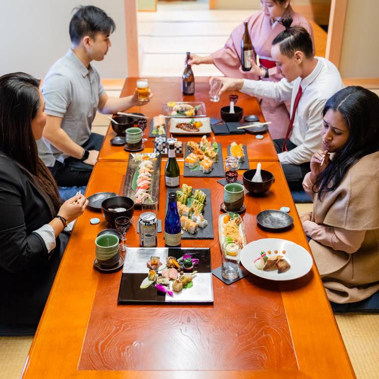 🍱 Seeking a delightful lunch experience with casual dining vibes? Mr., Japanese Restaurant In Atlanta