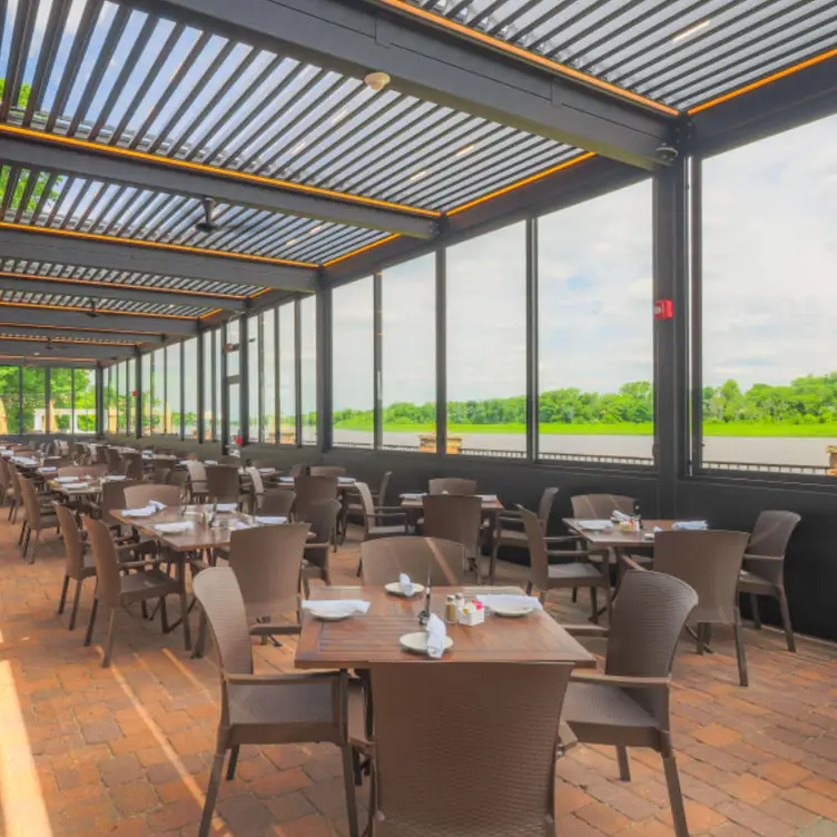 Carlucci's Waterfront，NJMount Laurel