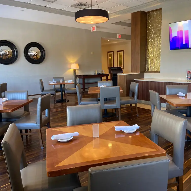 Riverbend Bar & Grille At The Newton Marriott Hotel MA Auburndale