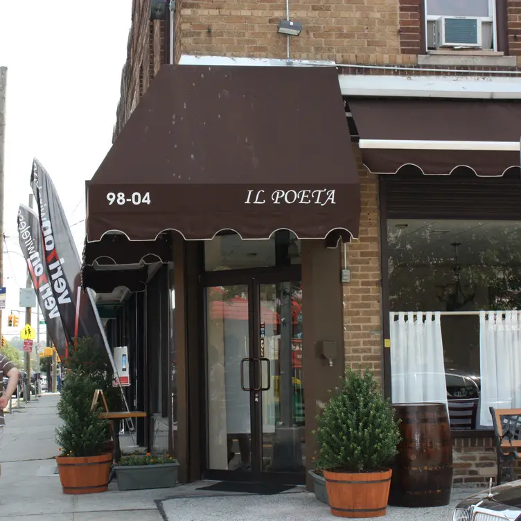 Il Poeta, Forest Hills, NY