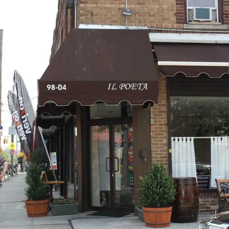 Il Poeta，NYForest Hills