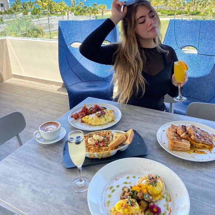 Chloe Restaurant San Juan Pr Opentable